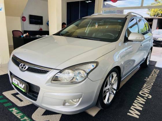 HYUNDAI I30 CW 2.0 MPFI 16V GASOLINA 4P MANUAL HYUNDAI I30 CW 2.0 MPFI 16V GASOLINA 4P MANUAL